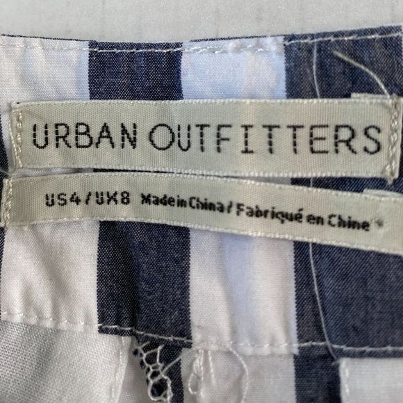 Urban Outfitters Womens Grey and White Stripe Pleated Front Pants Size 4 - Picture 3 of 8